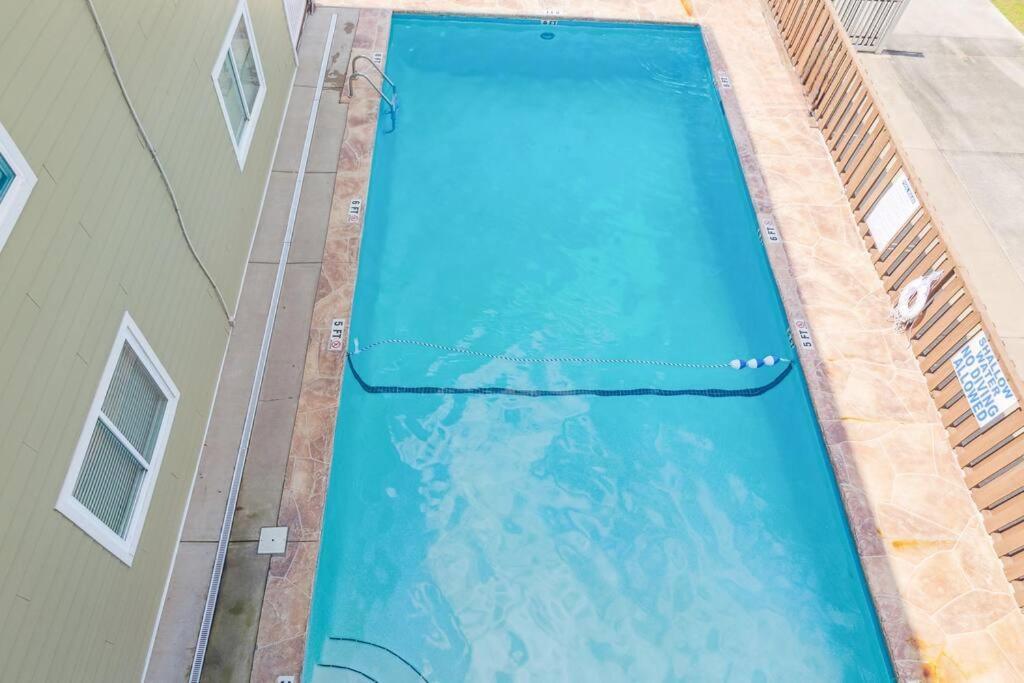 Right Across Beach Pool View Private Balcony By Zen Living Short Term Rental Myrtle Beach Kültér fotó