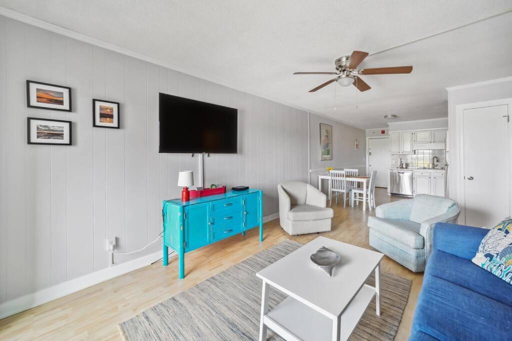 Right Across Beach Pool View Private Balcony By Zen Living Short Term Rental Myrtle Beach Kültér fotó